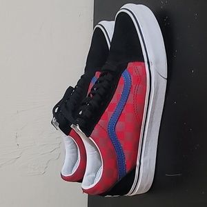 VANS old skool tennis shoes, men's size 7.